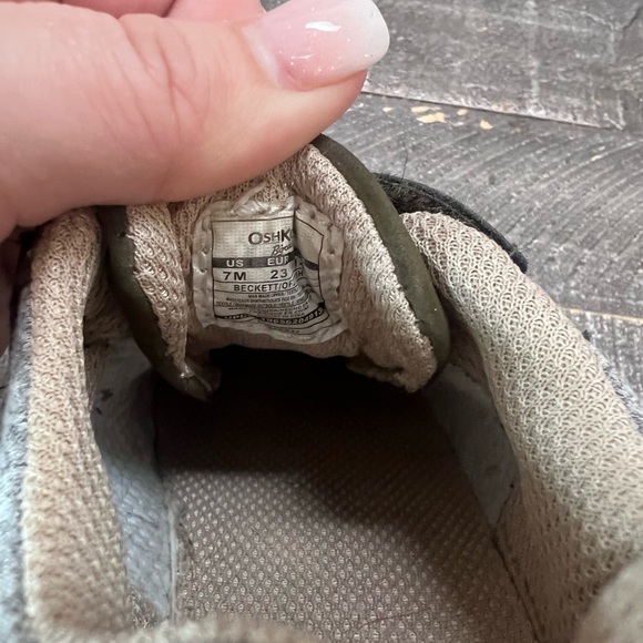 Carters Oshkosh Toddler Boys Shoes - Picture 9 of 9